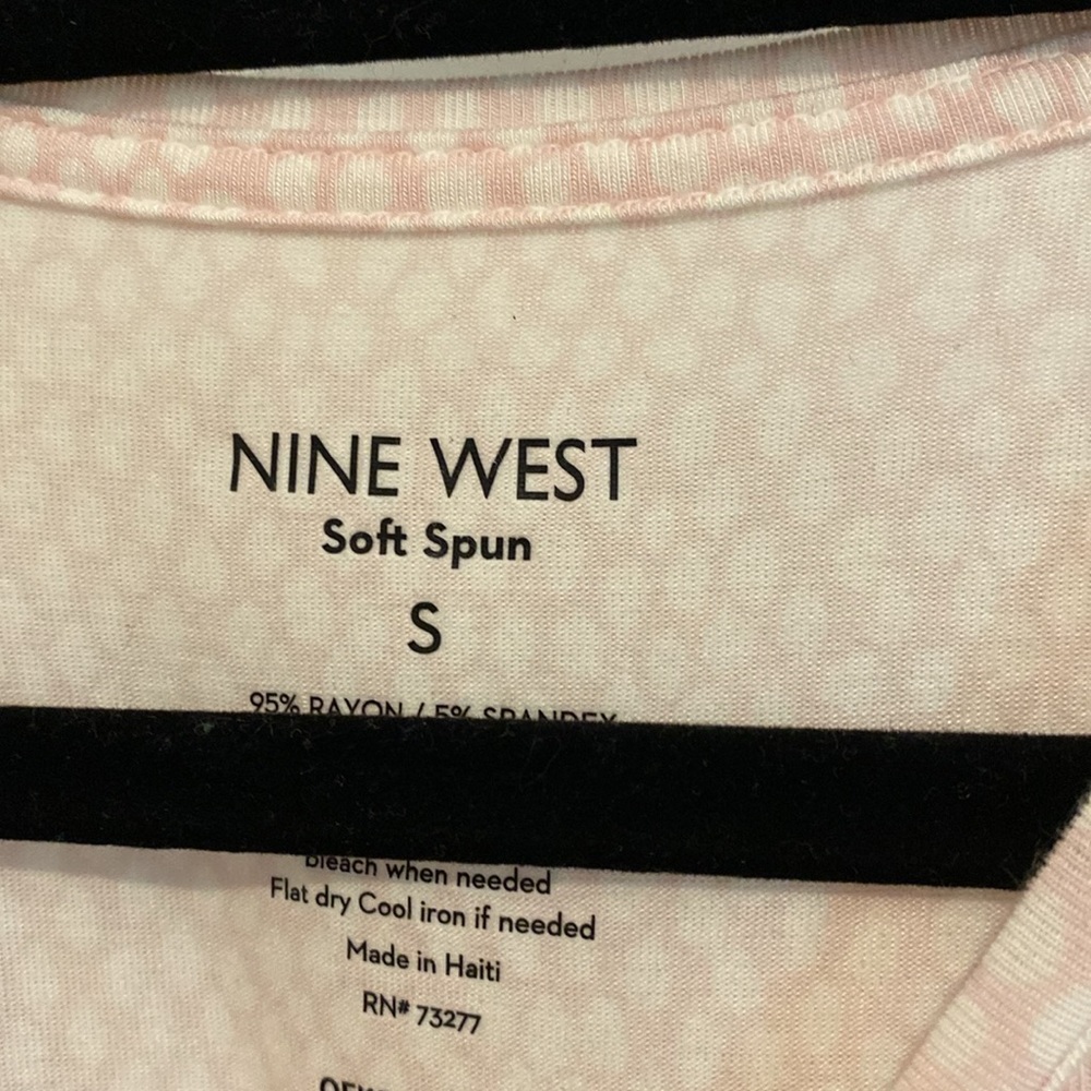 Pink soft tee - Picture 2 of 3